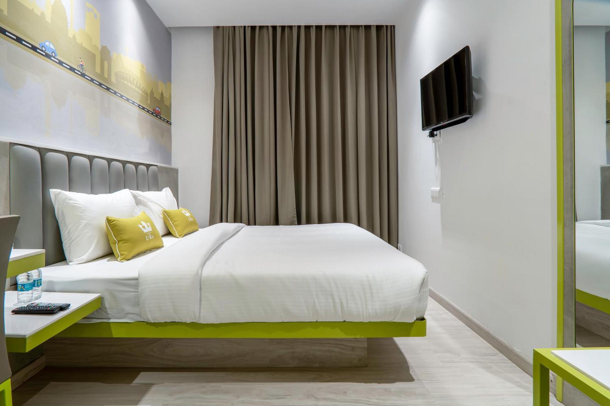 Hotel Le Roi Express Karol Bagh Delhi  Exterior photo