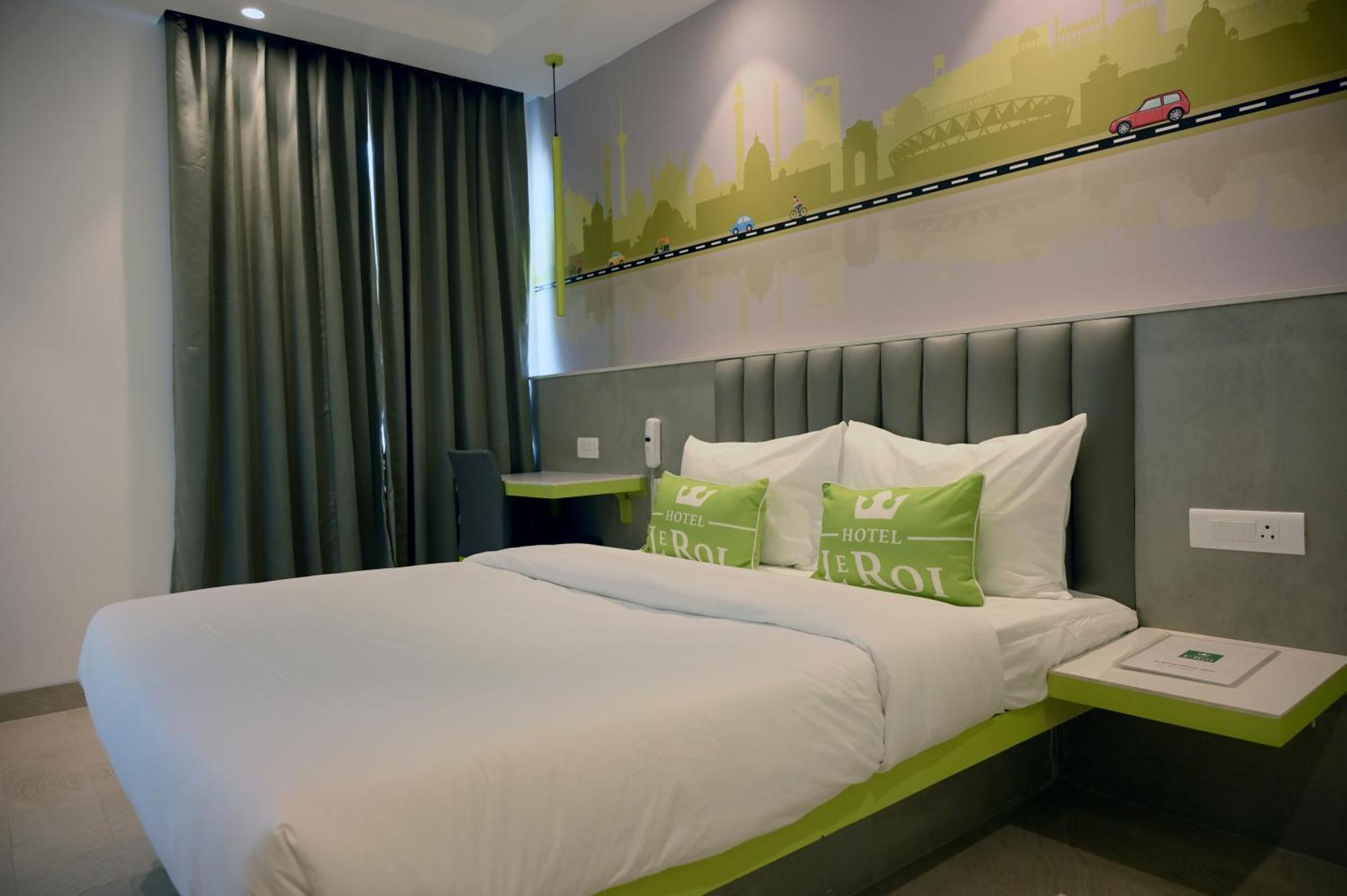 Hotel Le Roi Express Karol Bagh Delhi  Exterior photo