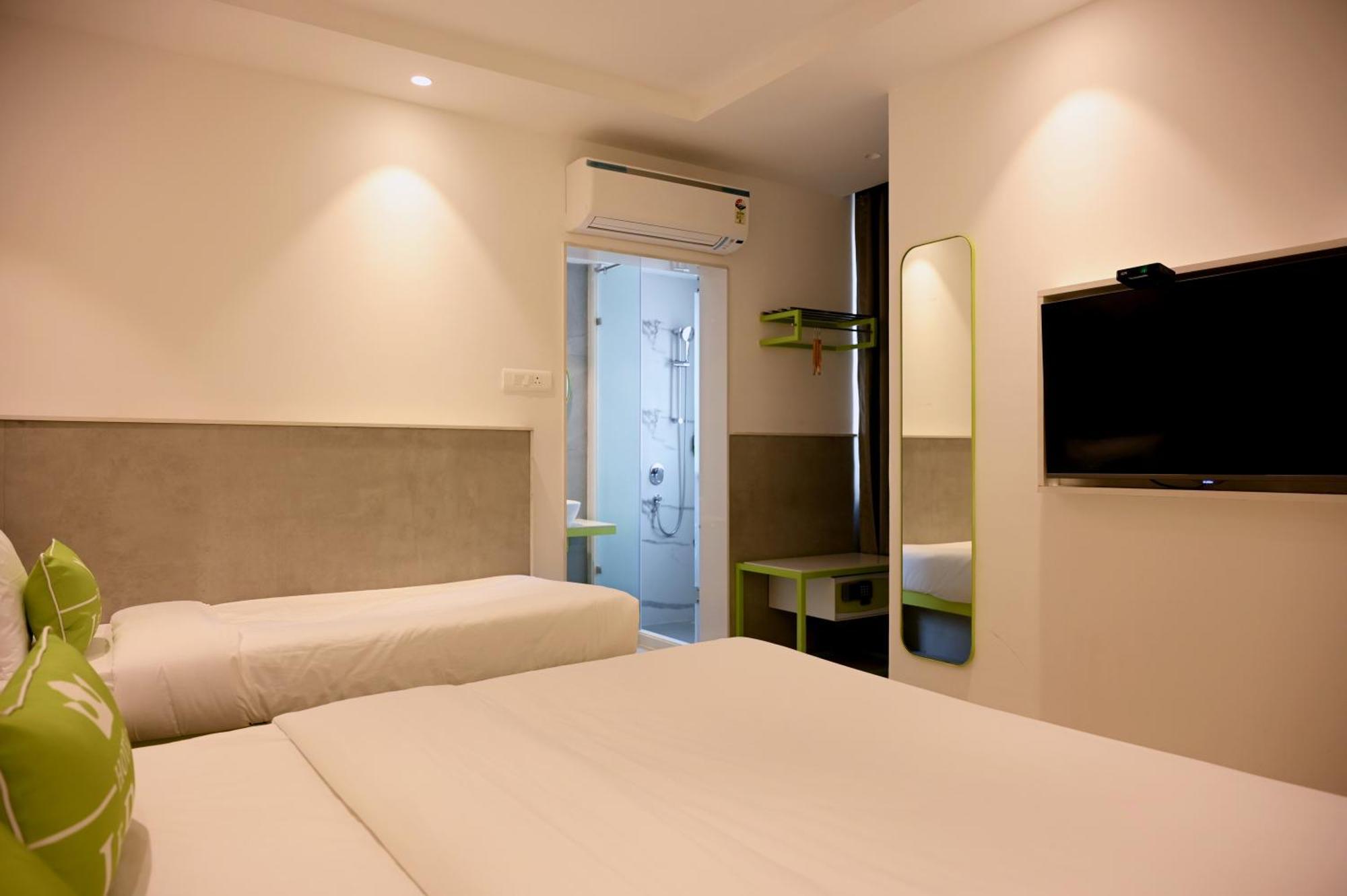 Hotel Le Roi Express Karol Bagh Delhi  Exterior photo