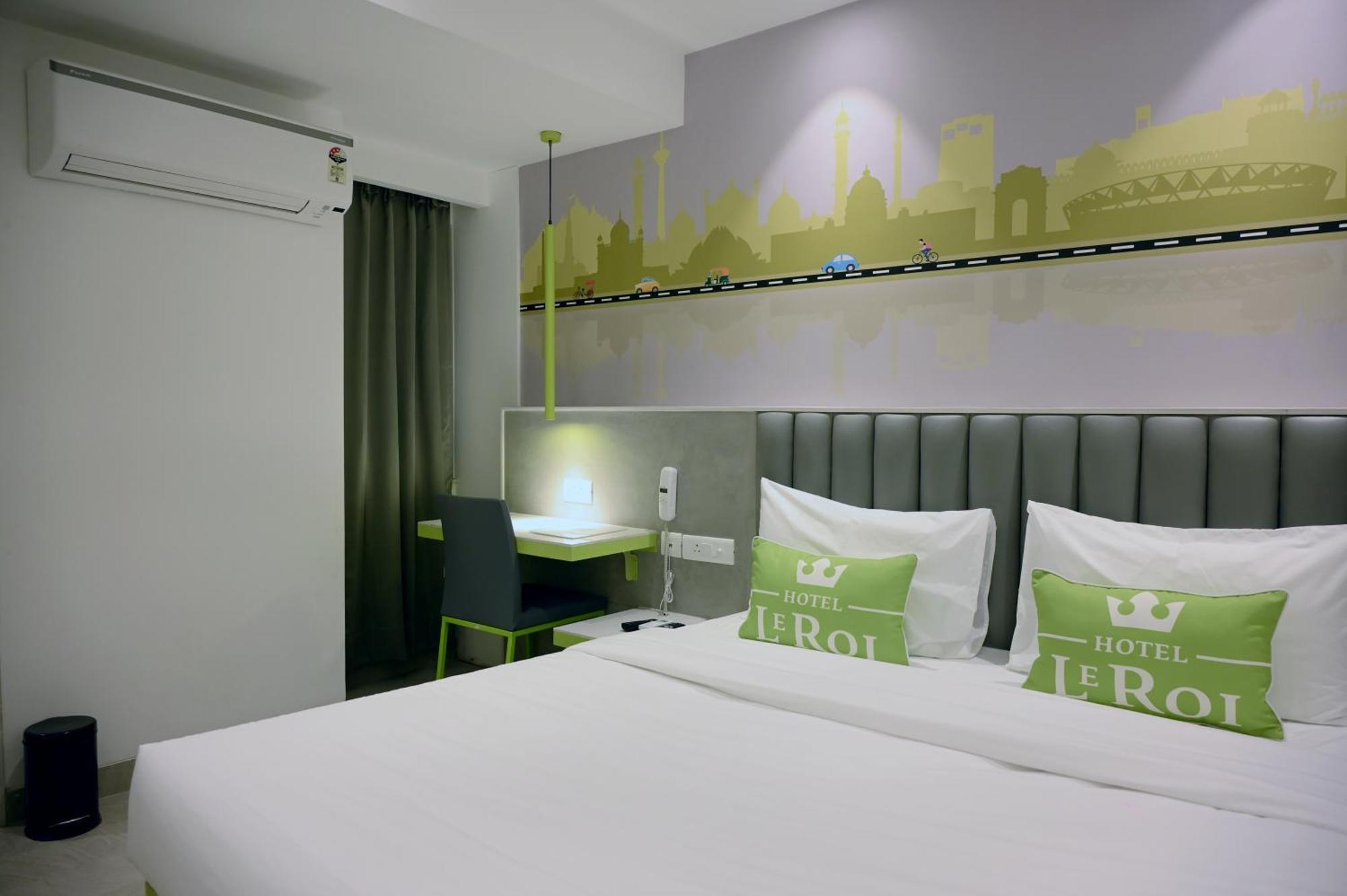 Hotel Le Roi Express Karol Bagh Delhi  Exterior photo