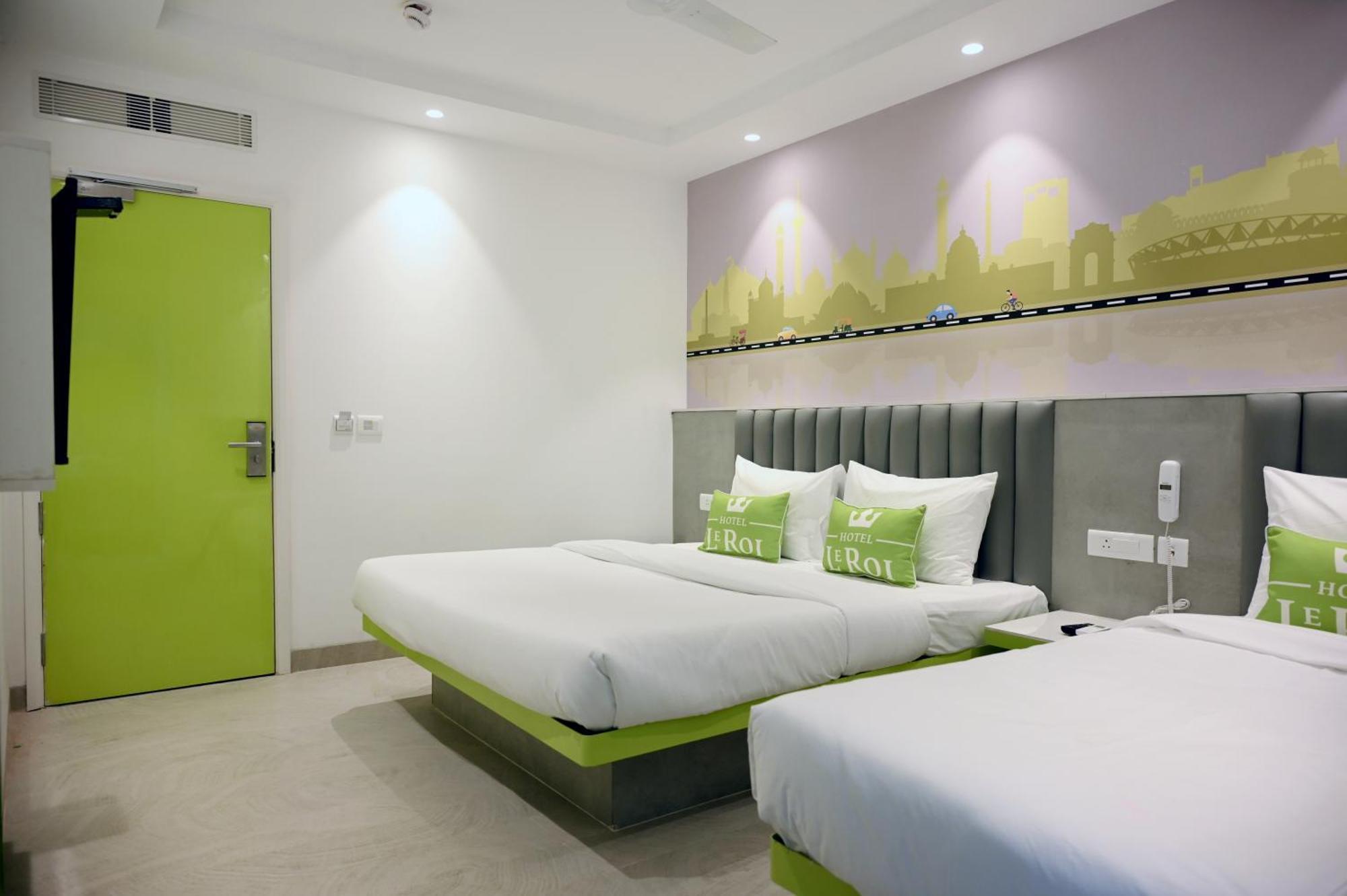Hotel Le Roi Express Karol Bagh Delhi  Exterior photo
