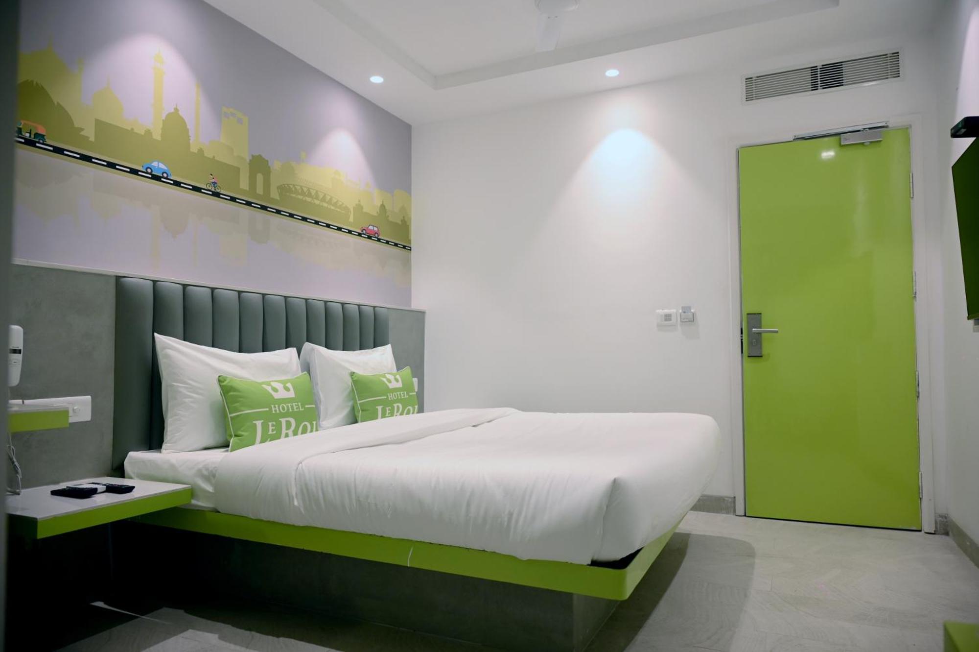 Hotel Le Roi Express Karol Bagh Delhi  Exterior photo