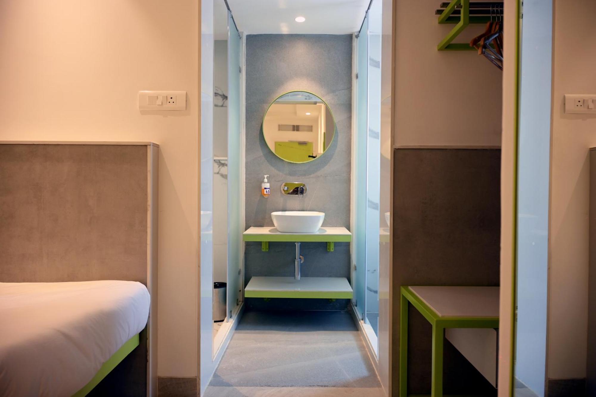Hotel Le Roi Express Karol Bagh Delhi  Exterior photo